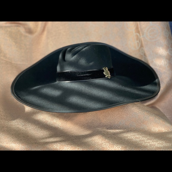 Henri Bendel Designer Wide Brim hat